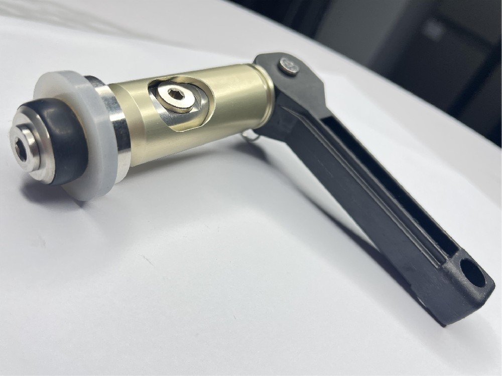 格雷希爾G25A內(nèi)脹式快速密封連接器新能源電池水冷板測試